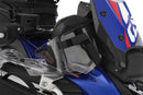 Two functional, cleverly positioned bags ✔ Premium components ✔ Integrated design