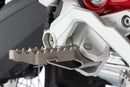 Robust footpegs for on-road and off-road use ✔ Premium components ✔ Integrated design
