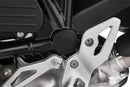 With the silver swingarm pivot covers Classic the large cavities of the swing arm pivot of the R nineT are permanently protected. 