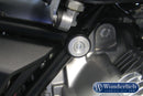 Rear engine mounting capsc provide the G 650 X Country with a small highlight, but also have a practical purpose.