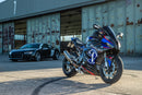 The tailored sporty tank bag for the RR is the ideal solution for everyday travel.