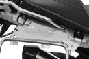 The two covers close the openings between the case carriers and the tail frame and create an appealing look. 