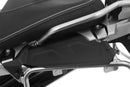 The two covers close the openings between the case carriers and the tail frame and create an appealing look. 