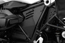 This cover closes the frame triangle on the R nineT and thus covers the air filter box