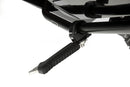 The practical and comfortable crash bar foot rests allow relaxed riding, even on long trips. 